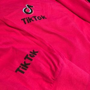 TikTok Pink Longsleeve